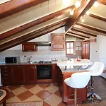 Isabel 아파트 로비니