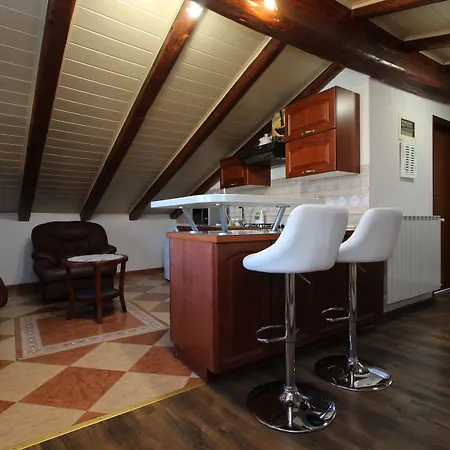 아파트 Isabel 로비니